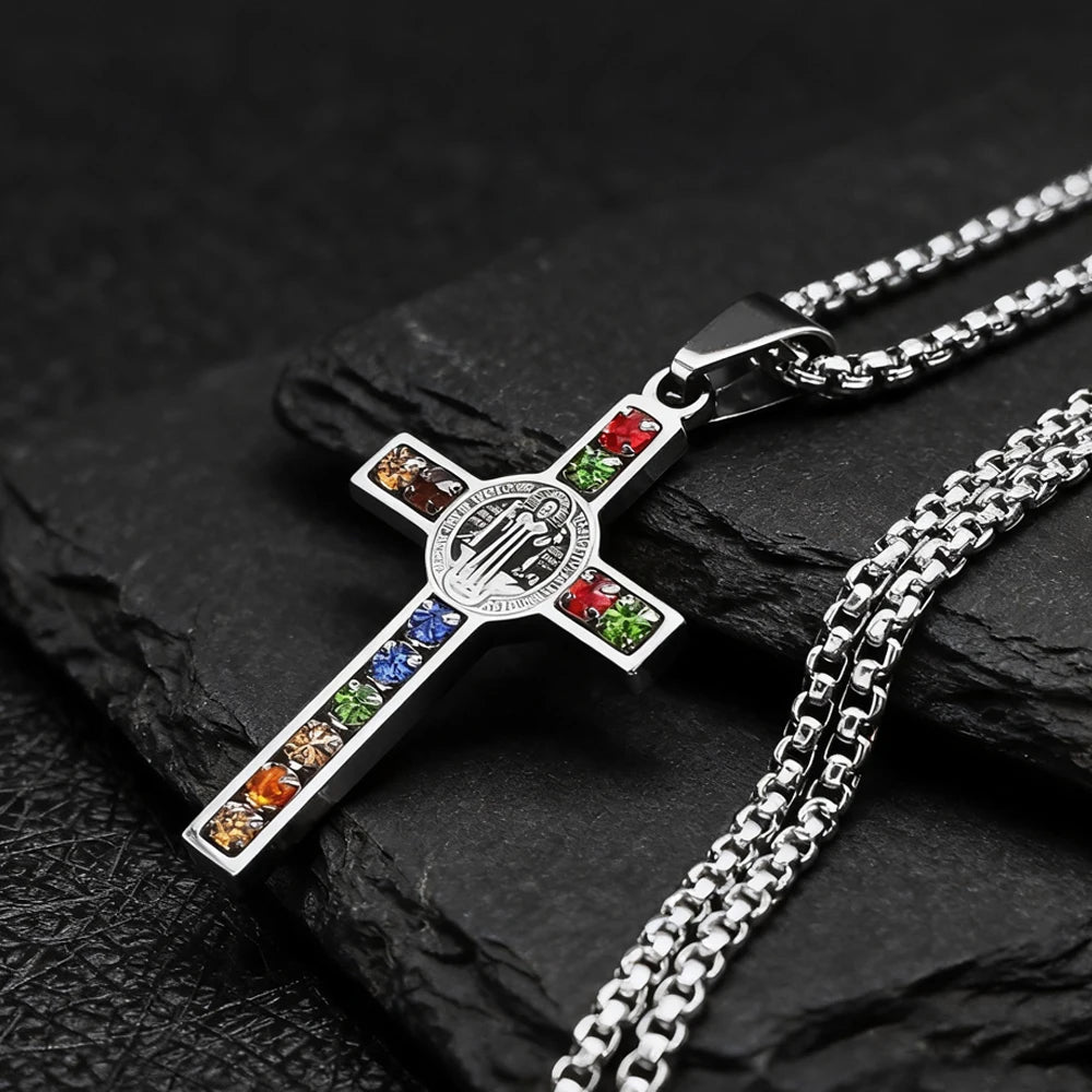 COLAR CRUZ DE SÃO BENTO COM ZIRCÔNIAS – PROTEÇÃO E FORTALEZA