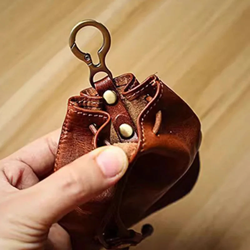 PORTA-MOEDAS RETRÔ COM CORDÃO — PEQUENOS TESOUROS