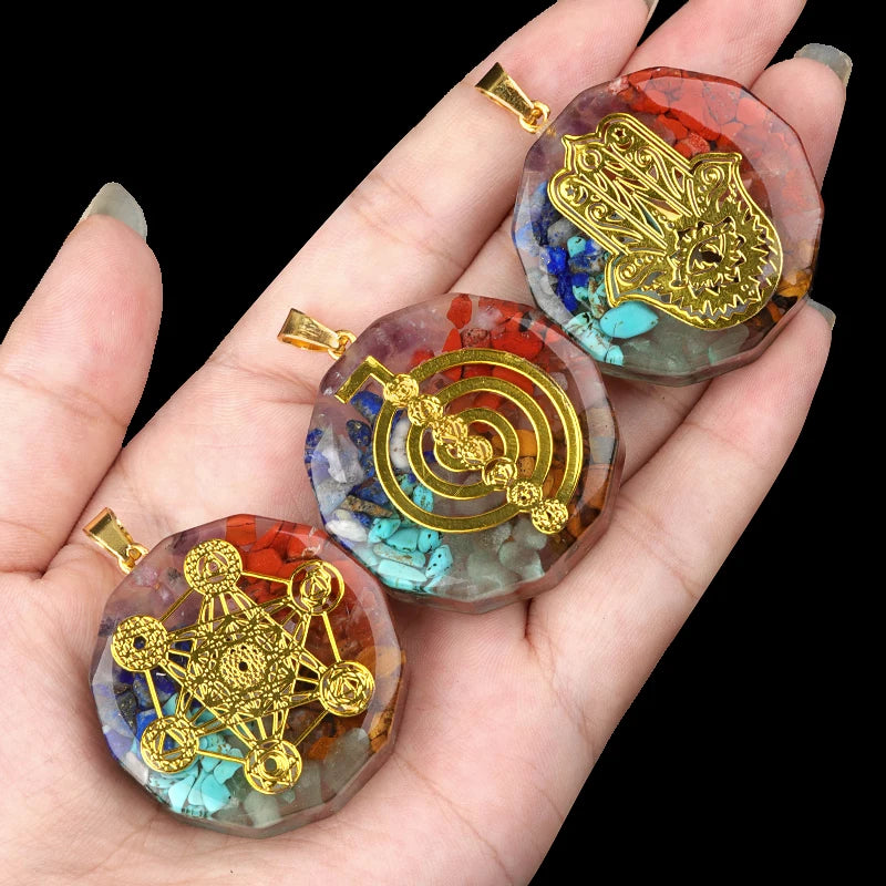 PINGENTES DE ORGONITE — COR E GEOMETRIA