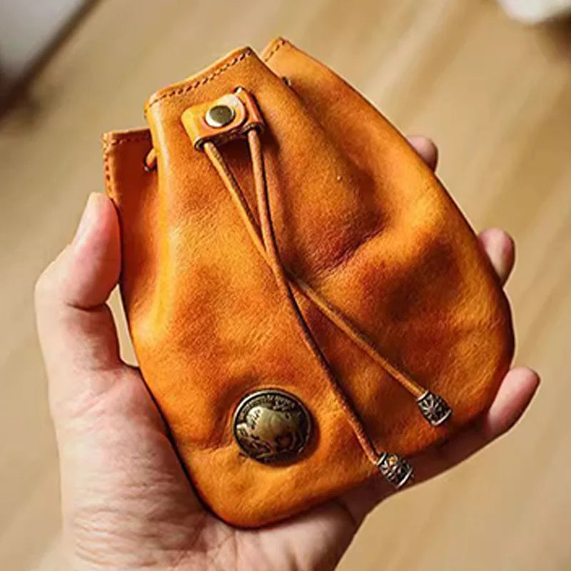 PORTA-MOEDAS RETRÔ COM CORDÃO — PEQUENOS TESOUROS