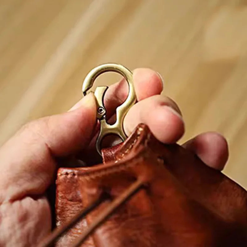 PORTA-MOEDAS RETRÔ COM CORDÃO — PEQUENOS TESOUROS