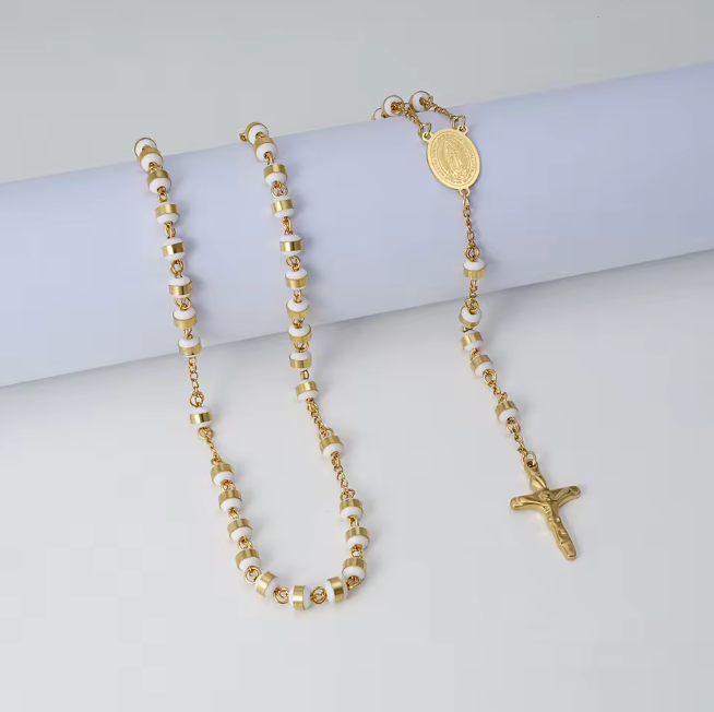 ROSÁRIO EM AÇO INOXIDÁVEL COM MEDALHA DE MARIA E CRUCIFIXO – 4 ACABAMENTOS