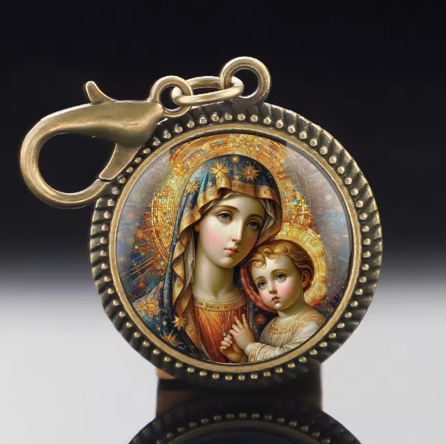 CHAVEIRO DE NOSSA SENHORA EM VIDRO – DEVOÇÃO E PRESENÇA