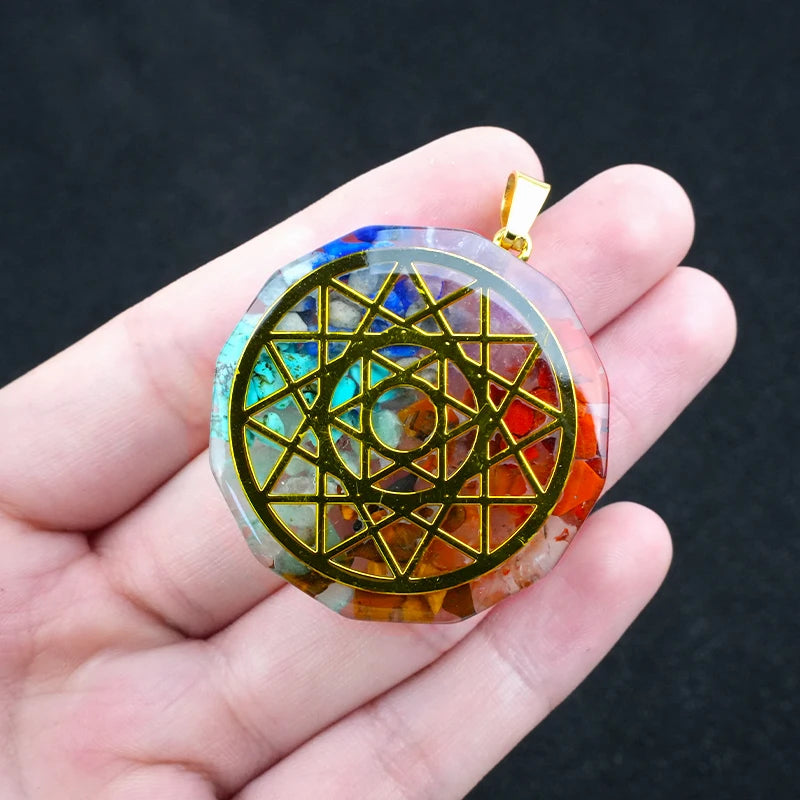 PINGENTES DE ORGONITE — COR E GEOMETRIA