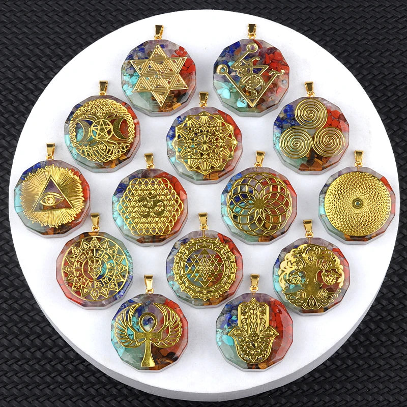 PINGENTES DE ORGONITE — COR E GEOMETRIA